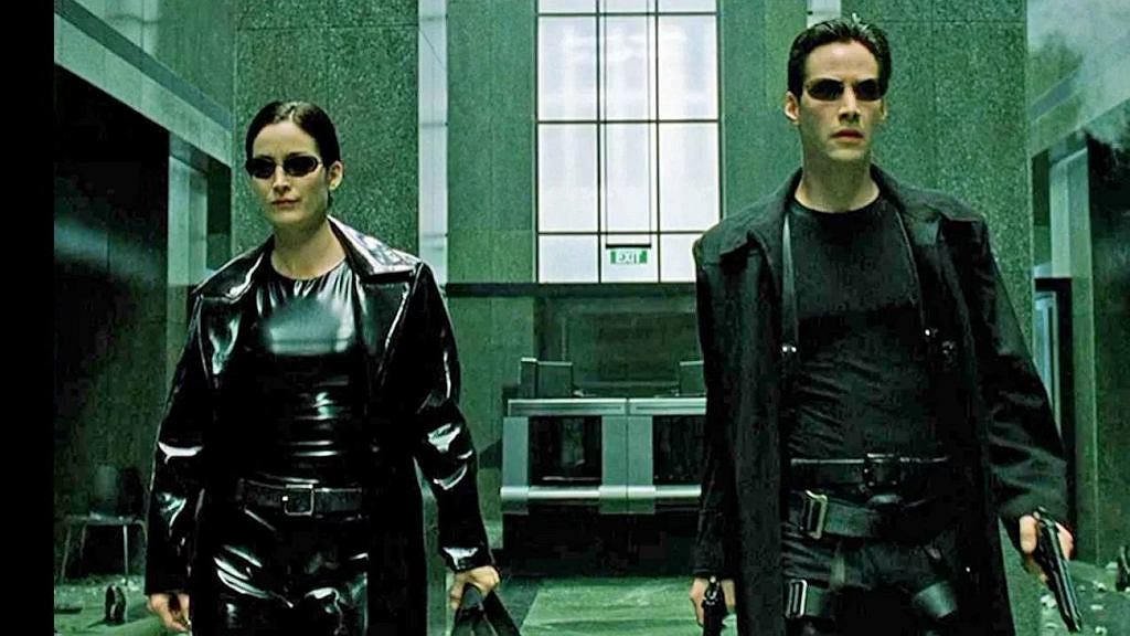 Trinity and Neo entering the building where Morpheus is held